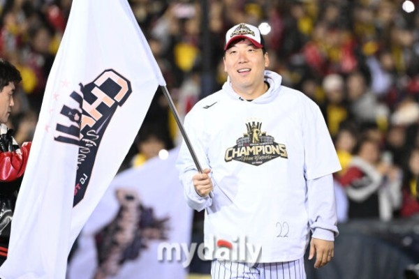 ‘230억원’ 김현수가 48억원↑계약하면 양의지 넘고 FA 재벌 2위…두산·KT 공세 뜨거워도 쉽지 않다? 곧 결론 나온다