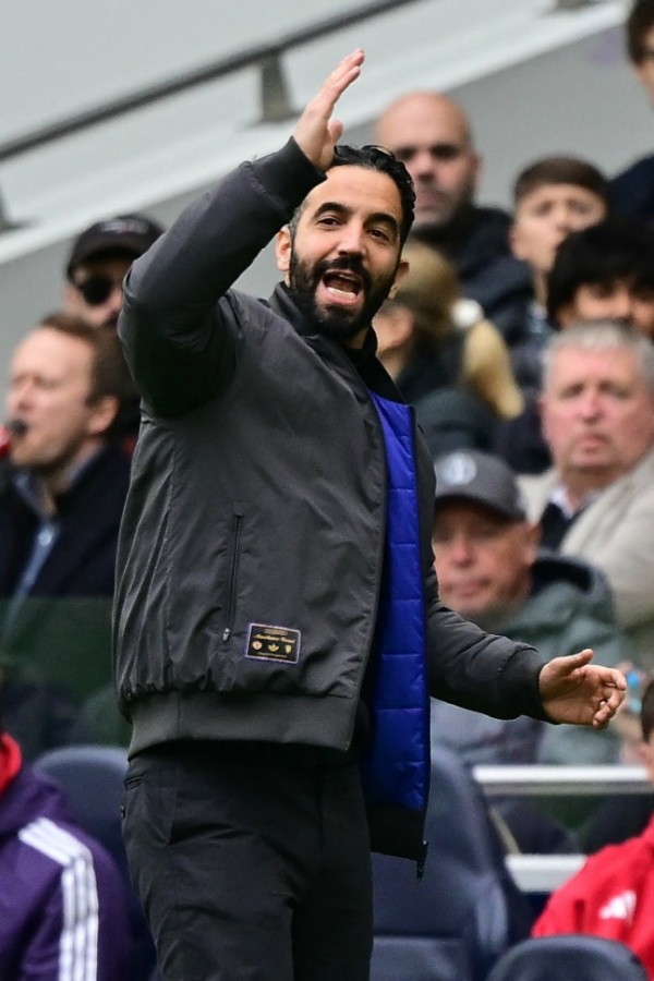 "HWANG, 굿바이!" 맨유 '주급 35만 파운드 월클' 대체자 찾았다…'4400만 파운드 OK' 울버햄튼 핵심 데려간다