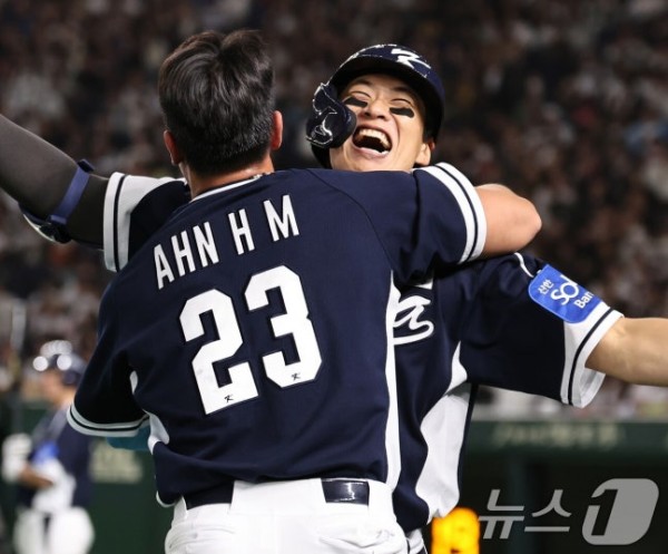 상복 터졌다! 日 도쿄돔 홈런 폭격한 송성문-안현민, 일구상 이어 한은회 '최고 선수-신인상' 수상