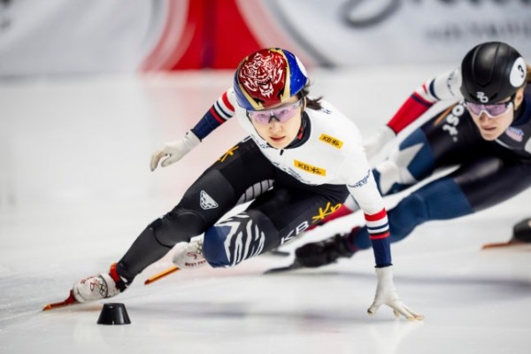 韓 쇼트트랙 '밀라노 적신호' 켜졌다! '괴력의 단풍국' 폭풍 질주...월드투어 4차 대회 메달 레이스 첫날 '빈손' 마감, 남자 500m 출전권 놓칠 위기